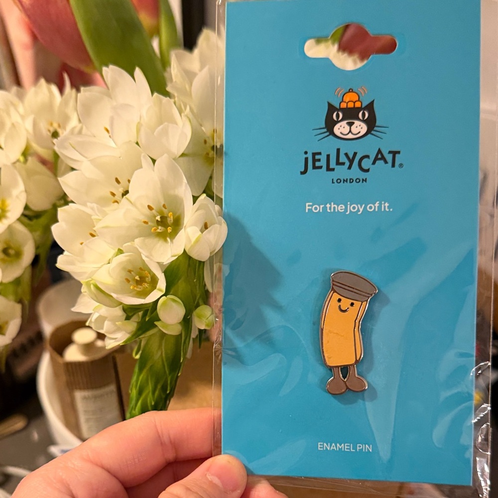 Jellycat Charlie Chip Pin